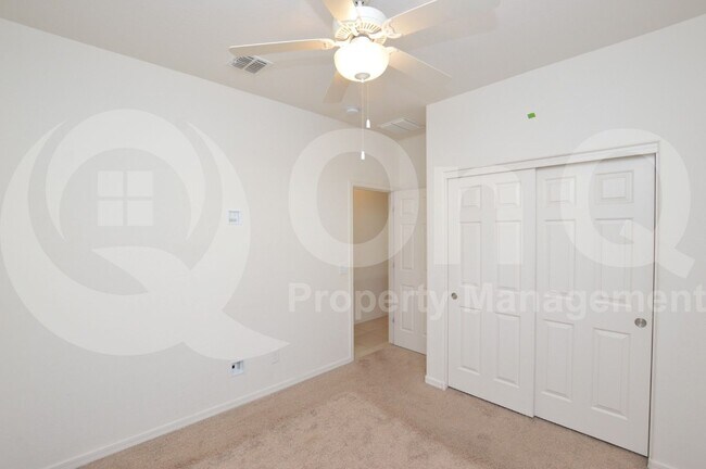 Building Photo - 802 W Witt Ave