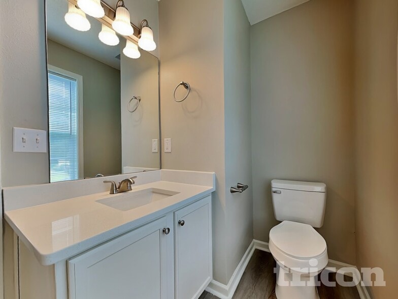 Building Photo - 208 Autumn Woods Dr