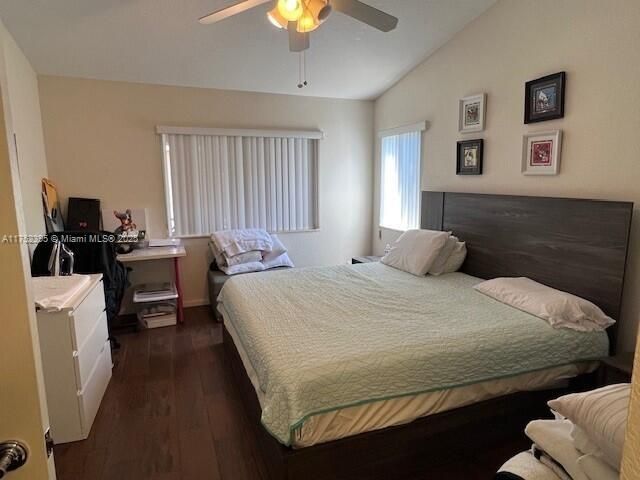 Building Photo - 1090 Golden Cane Dr