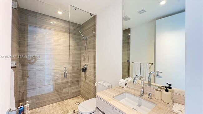 Building Photo - 18975 Collins Ave