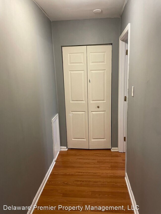 Building Photo - 3 br, 1.5 bath House - 628 Candlestick Lane
