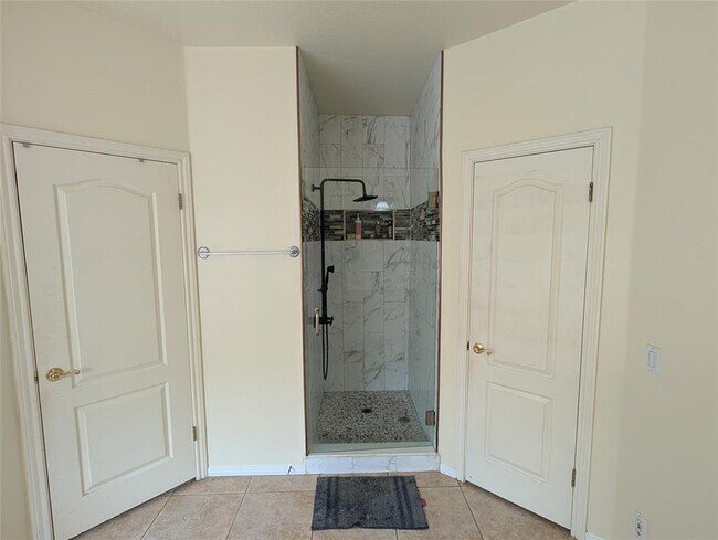 Building Photo - 9910 Jasmine Creek Dr