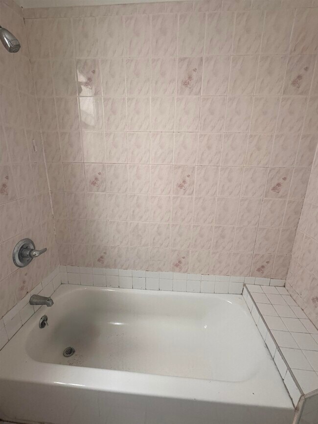 Building Photo - 318 Randolph Ave