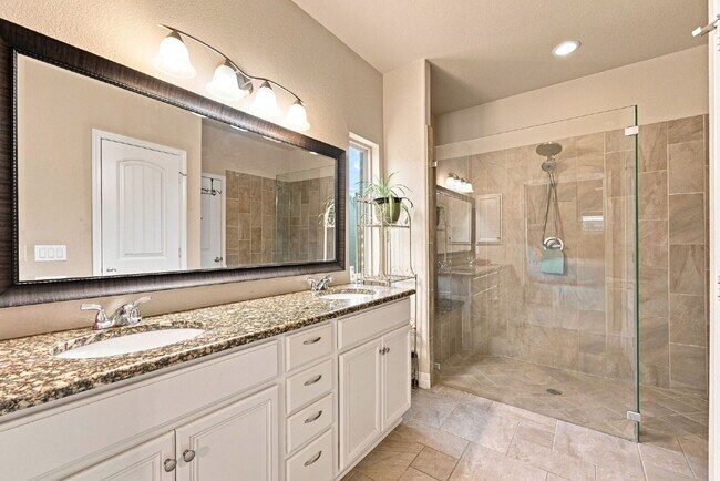 Building Photo - 8951 Highland Dawn