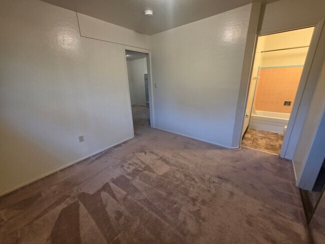Building Photo - 1-bdr just blocks from Downtown Berkeley