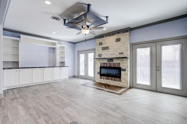 Building Photo - 12903 Figaro Dr