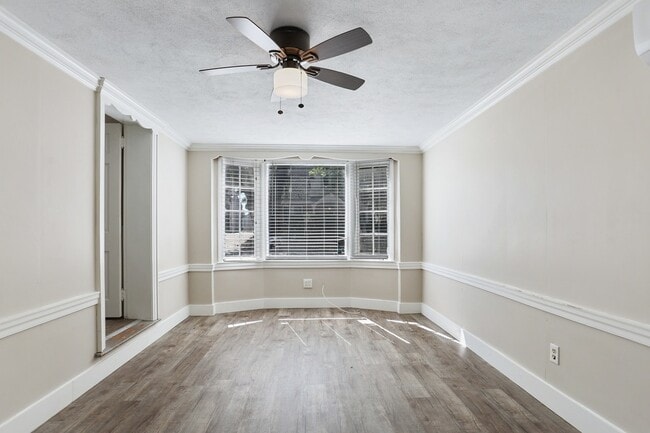 Building Photo - 2030 E 50th St