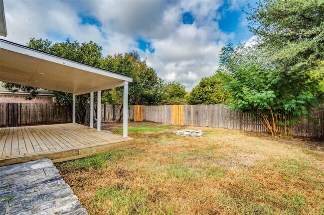 Building Photo - 1106 Hughmont Dr