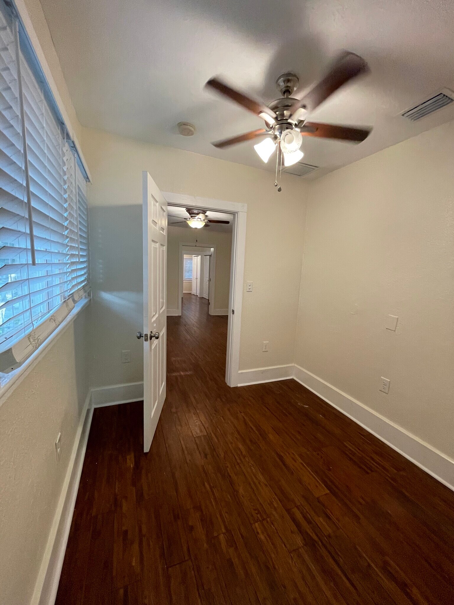 Building Photo - 1032 Granville Ct N