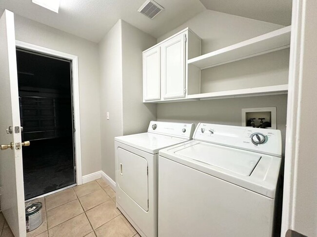 Building Photo - Beautiful Two-Story Home in Desirable West...