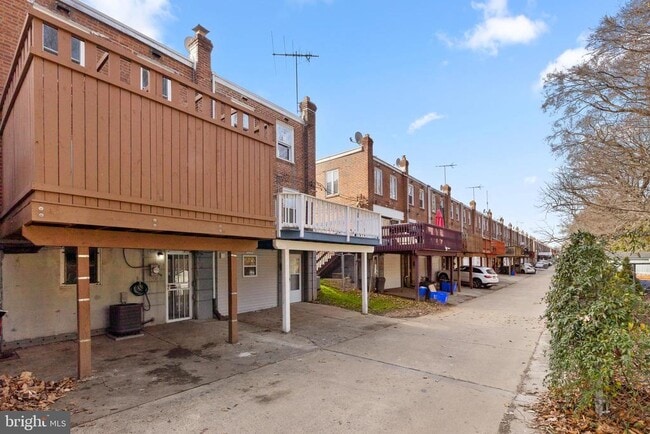 Building Photo - 1451 West End Dr