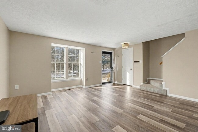 Building Photo - 1713 Chesterfield Square