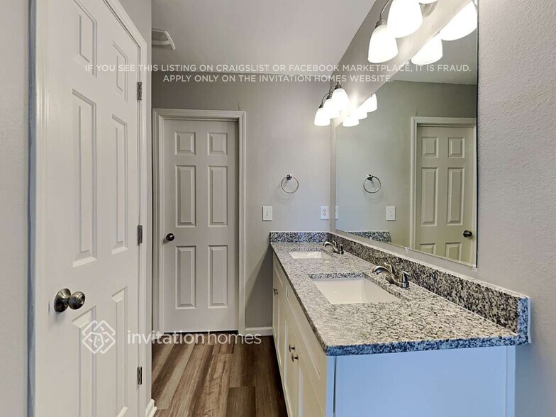 Building Photo - 803 Brantford Dr