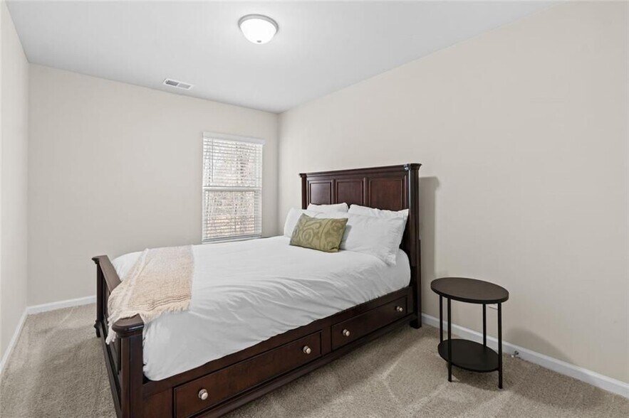 Building Photo - 2830 Ridgeview Dr