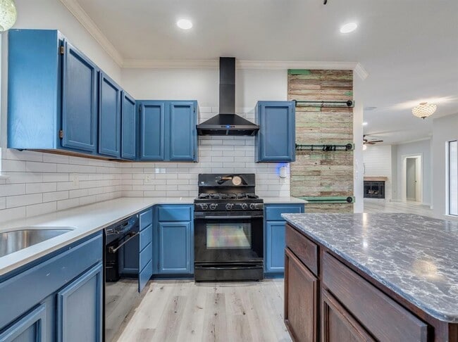 Building Photo - 7933 Wheel Rim Cir