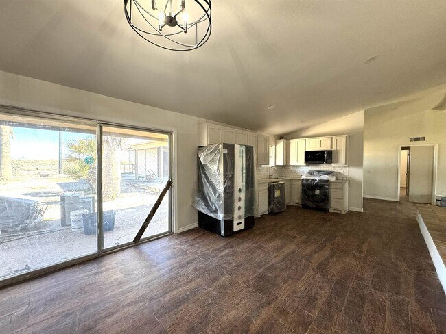 Building Photo - 777 Clouse Dr