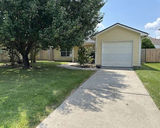Building Photo - 12226 Greensbrook Forest Dr