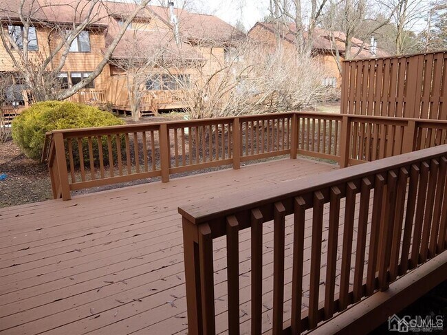 Building Photo - 35 Sayre Dr