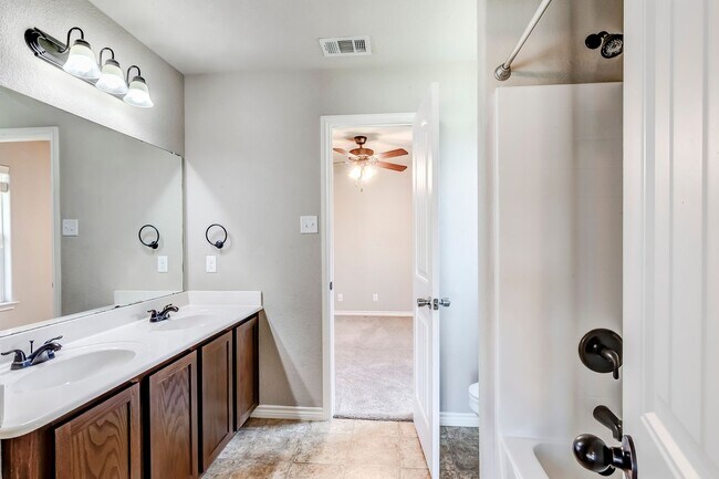 Building Photo - 6302 Castle Gap Dr