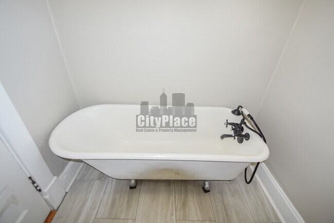 Building Photo - 2012 Olive St