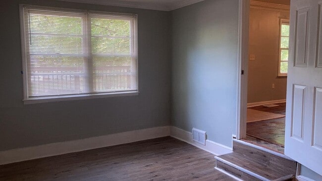 Building Photo - 2364 Brackett St SW