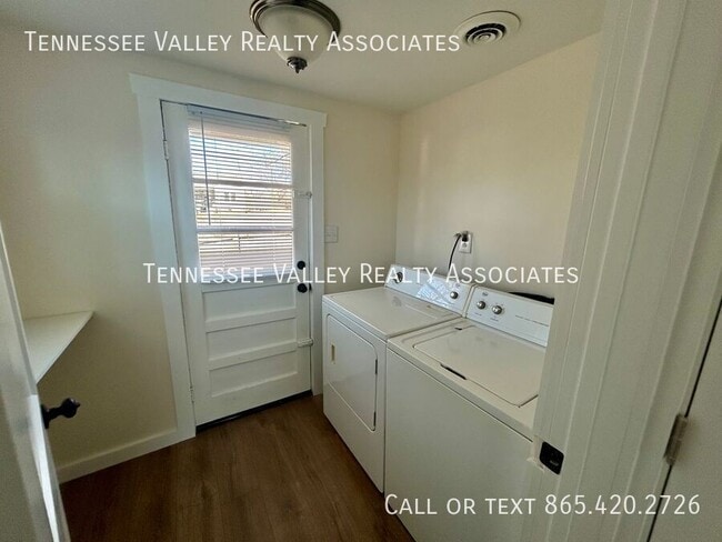 Building Photo - 2321 Bradford St