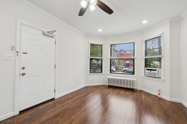 Building Photo - 350 Arlington Ave