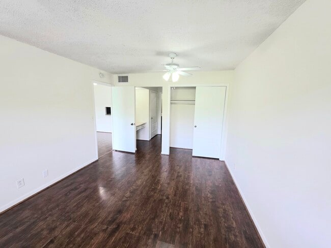 Building Photo - 4200 NW 3rd Ct