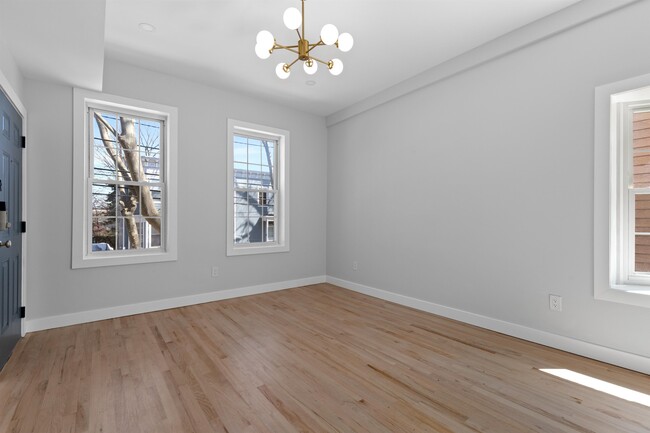 Building Photo - 47 Washburn St