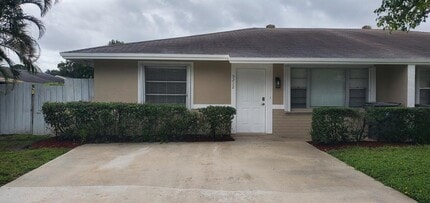 Building Photo - 9212 W Highland Pines Dr