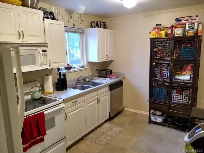 Building Photo - 1411 26th St