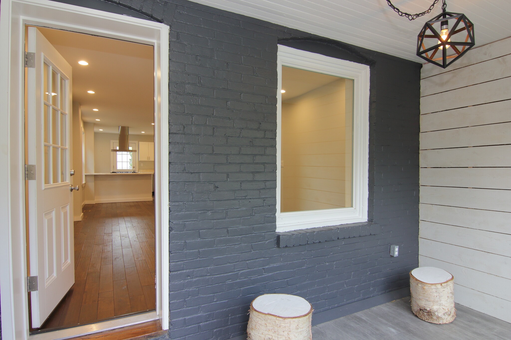 Building Photo - 136 Walnut Ave