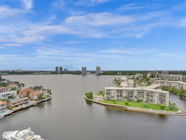 Building Photo - 1000 W Island Blvd