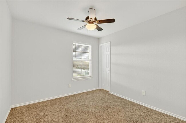 Building Photo - 3909 Shiva Dr