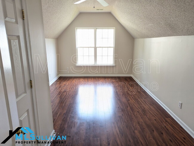 Building Photo - 7009 Englehardt Dr