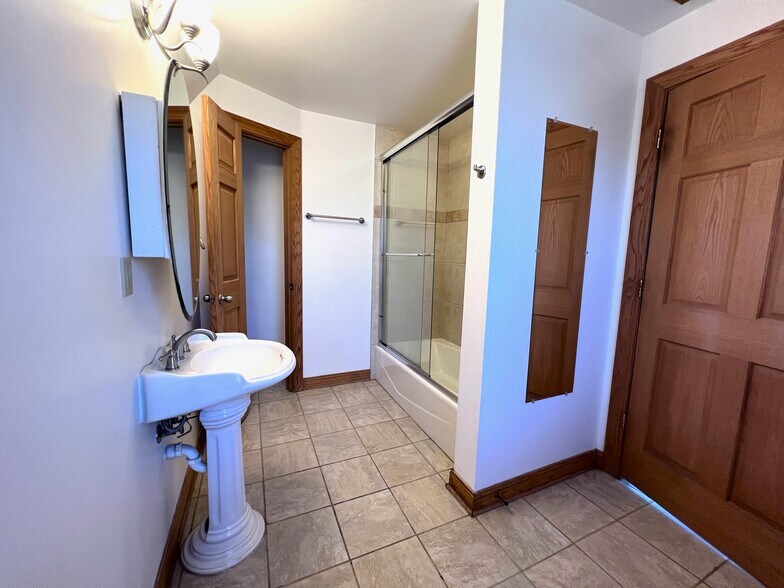 Building Photo - 1400 College Ave