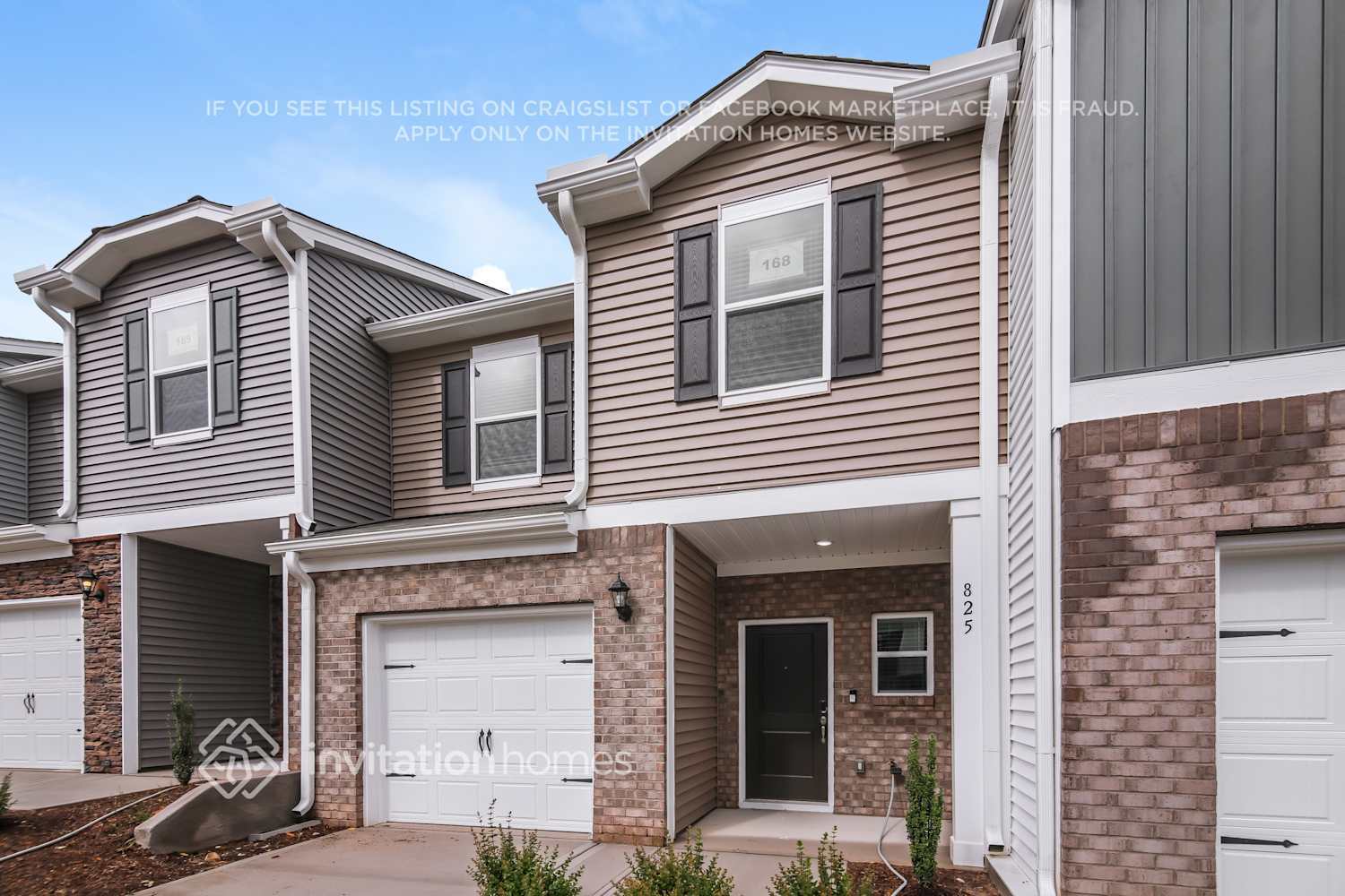 Building Photo - 825 Holiday Pk Ln
