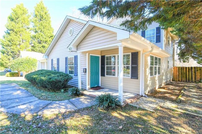 Building Photo - Lindley Park 3 bedroom