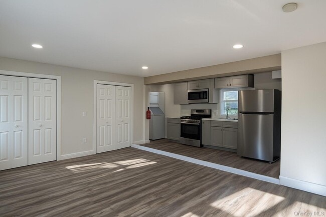 Building Photo - 12 Sayer St