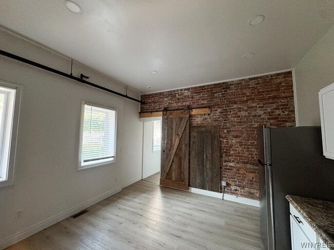 Building Photo - 486 Franklin St