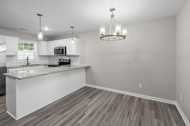 Building Photo - Newly Constructed 2 & 3 bedroom Cross Creek Townhomes in the heart of Greenville, NC