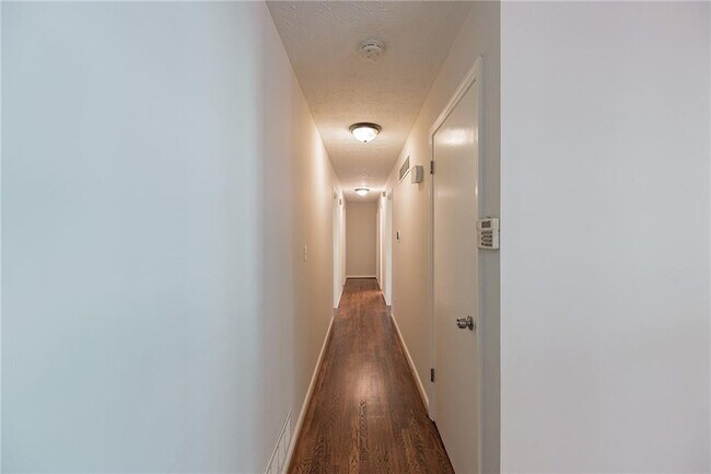 Building Photo - 4472 Old Mabry Pl