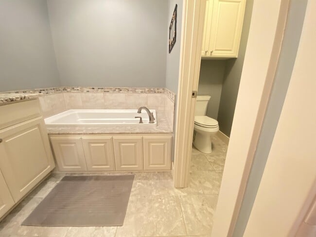 Building Photo - 6387 Paint Dr