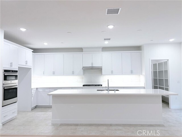 Building Photo - 26832 Hadley Ave