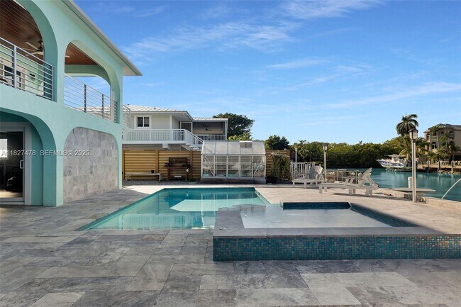 Building Photo - 232 W Seaview Dr