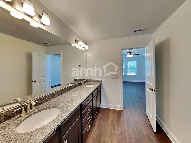 Building Photo - 5961 Hagar Vly Dr