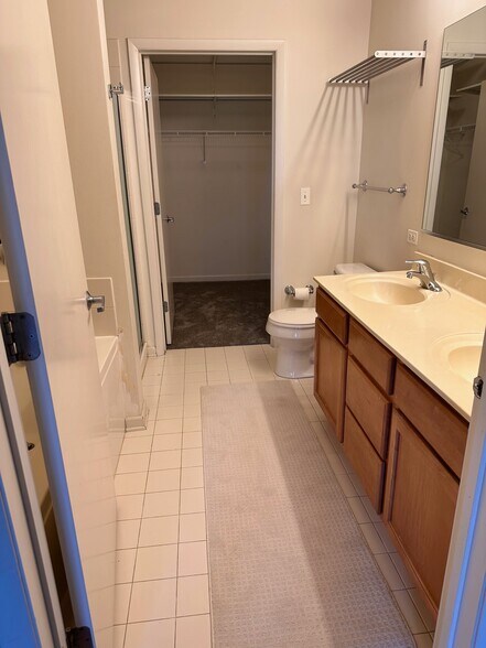 Building Photo - 720 Prestwick Ln
