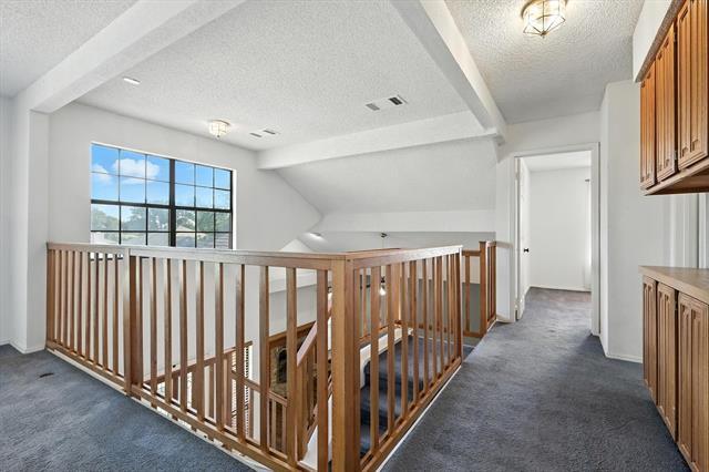 Building Photo - 990 Acorn Dr