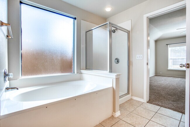 Building Photo - 612 Arrowood Pl