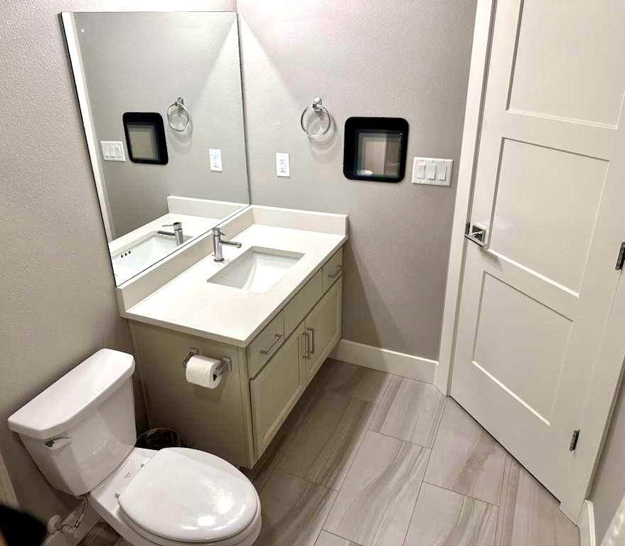 Building Photo - 11805 NE 108th St